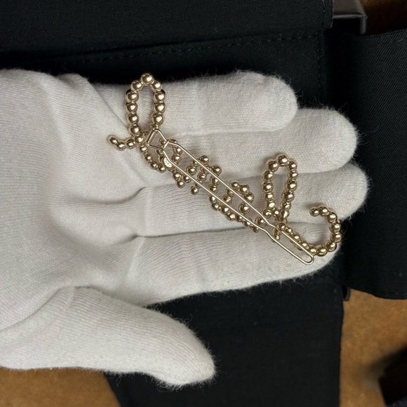 Authentic CHANEL Crystal Hair Clip Pearls Barrette Gold RUNWAY - Picture 4 of 7